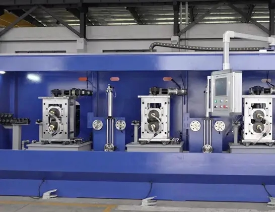 Welche Materialien werden hauptsächlich von Two High Rolling Machine verarbeitet?